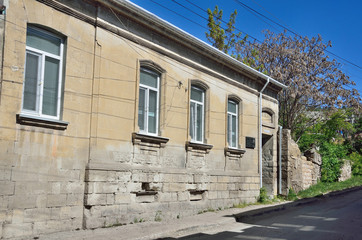 Fototapeta na wymiar Бахчисарай, улица Николая Спаи, дом 5 постройки начала 20 века