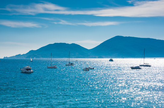 Fototapeta Bay with boats next to Lerici town in Liguria, Italy