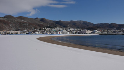 白い入り江　雪景色