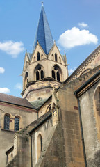 Fototapeta na wymiar Rouffach. Le clocher de l'église notre dame de l'Assomption, Grand Est, Haut Rhin
