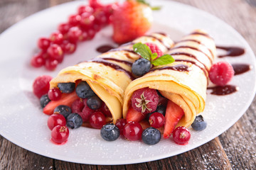 crepe with berry fruit
