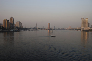 Obraz premium Cairo from University Bridge