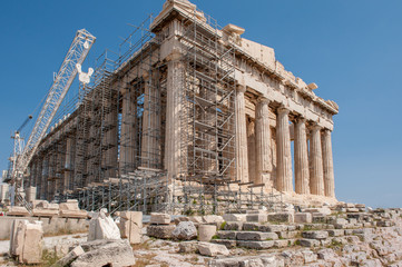 Obraz premium Parthenon at Acropolis of Athens. This temple was completed 432 BC and was dedicated to goddess Athena.