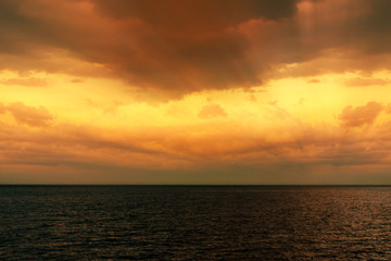 Naklejka na ściany i meble Sunset on the Sea 