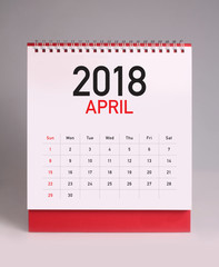 Simple desk calendar 2018 - April