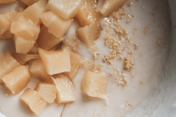 Ананасовые дольки в тесте 