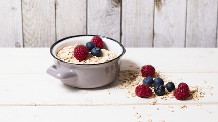 Oatmeal and berries