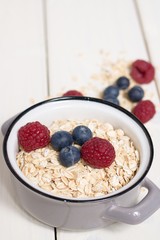 Oatmeal and berries