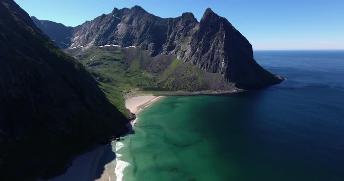 Lofoten Kvalvika Beach