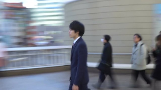 通勤　ビジネスマン　品川駅　朝　ロースピード撮影　ブレ　ボケ　