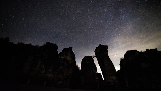 Sternenhimmel &uuml;ber den Externsteinen