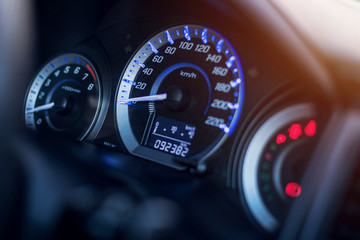 Obraz premium Deska rozdzielcza zbliżenie samochodu przebiegu