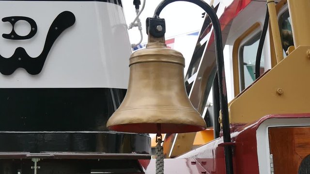 Campana su nave antica
