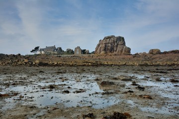 Paysage de la côte bretonne à Plougrescant dans les Côtes d'Armor