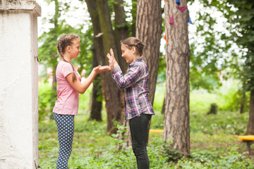 Naklejka premium Two girls are playing