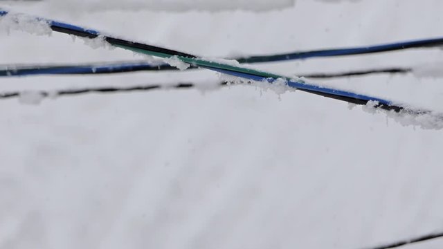 着雪した電線