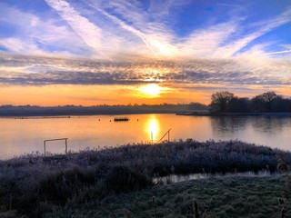 Fototapeta na wymiar Lake sunrise