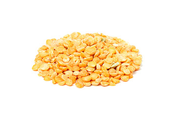Yellow dry peas isolated.