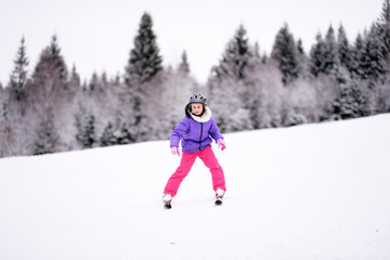 Fototapeta na wymiar girl in ski school