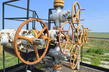 Well for oil and gas production. Oil well wellhead equipment. Oil production. Wells in the Kuban. Extraction of hydrocarbons.