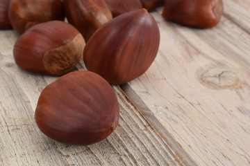  Edible chestnuts closed up