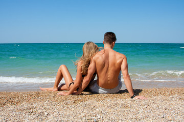 Fototapeta na wymiar Couple on the beach