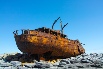 Schiffswrack auf Inisheer - Irland