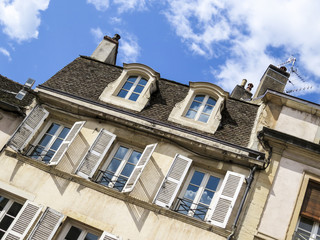 Obraz premium Beaune, Burgundy, France. the small village and the typical architecture of the building.
