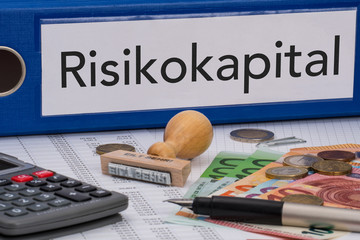 Aktenordner (blau) mit Beschriftung Risikokapital