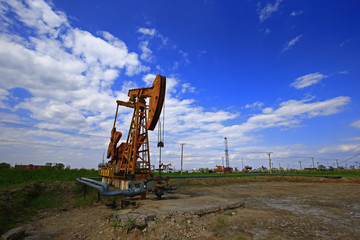 Obraz premium The oil pump, industrial equipment