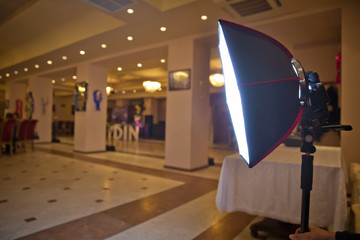 Soft-box Diffuser for Speed-light Speed-lite Quantum Flash . The birthday uses a soft-box for shooting