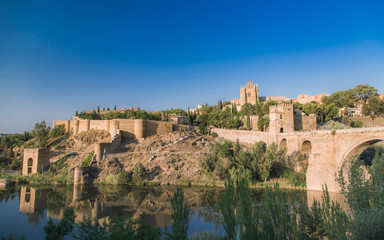 Fototapeta na wymiar Panoramic view of old town Toledo in Spain