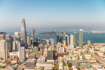 Fototapeta premium Aerial view of San Francisco skyline on a beautiful sunny summer day