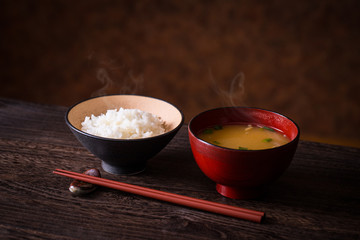 ごはんと味噌汁