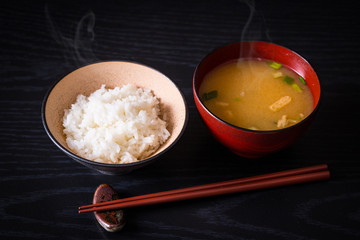 ごはんと味噌汁