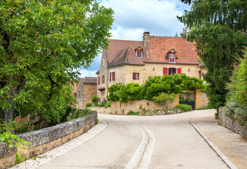 Fototapeta na wymiar Vitrac, Montfort, Dans les rues du village. Dordogne. Nouvelle Aquitaine