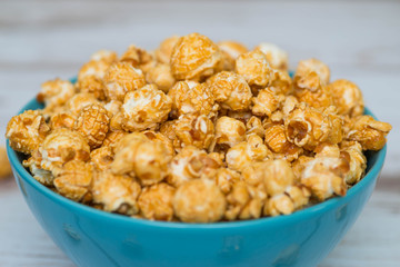 Golden caramel popcorn