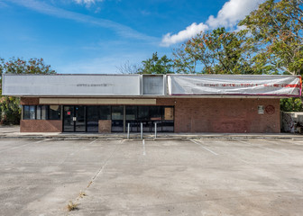 abandoned out of business convenience store