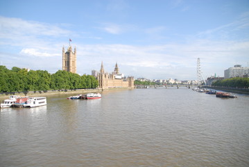 Fototapeta premium View of Palace of Westminster, Big Ben, London Eye and River Thames from Lambeth Bridge