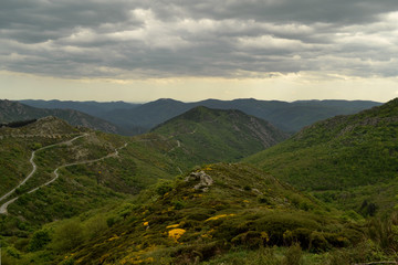 Fototapeta na wymiar Hérault Montagnes Vue 