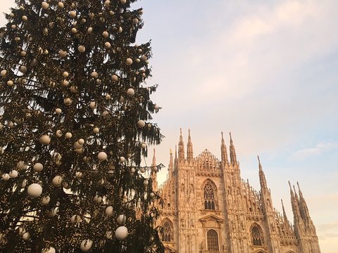 albero di Natale sulla piazza Duomo a Milano