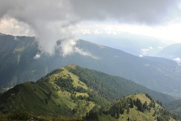 Obraz na płótnie Canvas Dal Monte Giuggia al Dosso dei Morti: anello delle cime della Val Bondone, Trentino, Italia