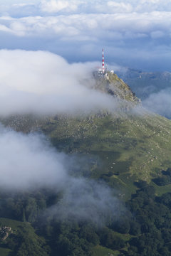 Montagne la Rhune vue d'avion