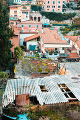 Tettoia in eternit, amianto danneggiato, smaltimento