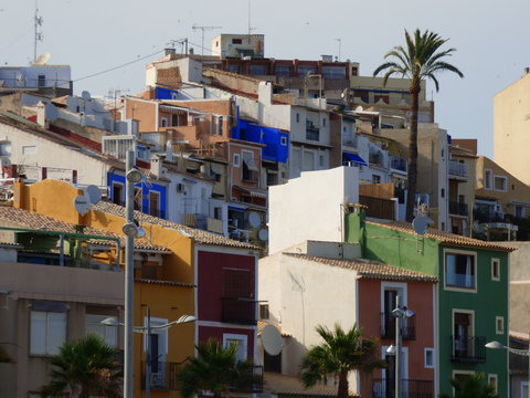 Casas de colores de Villajoyosa (Alicante) Pueblo de la Comunidad Valenciana, España situado en la Costa Blanca