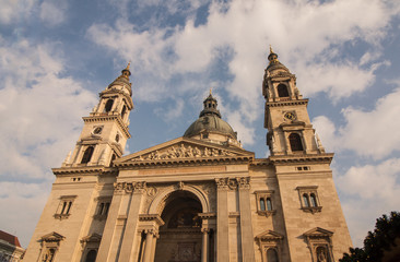 Fototapeta na wymiar Historische Kirche, St.-Stephans-Basilika in Budapest, Ungarn (Europa)
