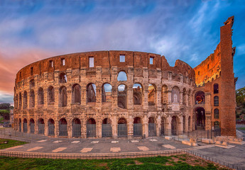 Fototapeta na wymiar Roman Colosseum (Flavian Amphitheatre), Rome