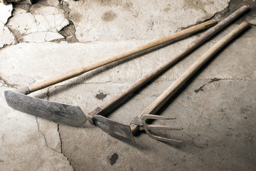 平鍬と山鍬と備中鍬