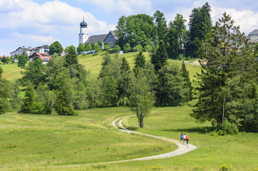 Nordic Walking in fr&uuml;hlingshafter Natur