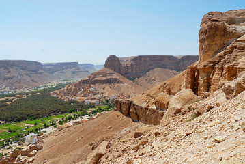 Fototapeta premium View to the city of Seiyun in Hadramaut valley, Yemen.